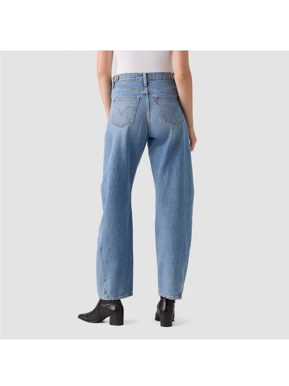 Levi's Light Blue Relaxed Cinch Barrel Jeans - Classic Wash - Picture 2 of 8